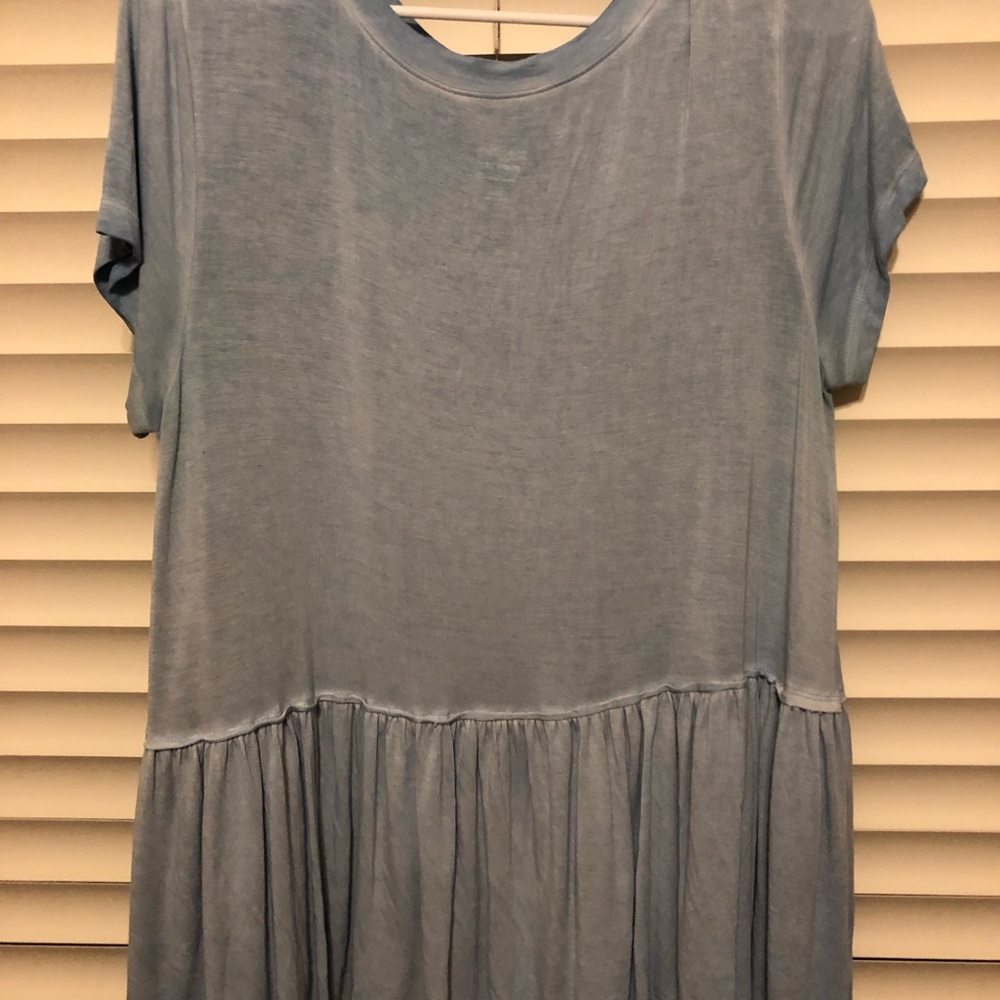 blue flowy top